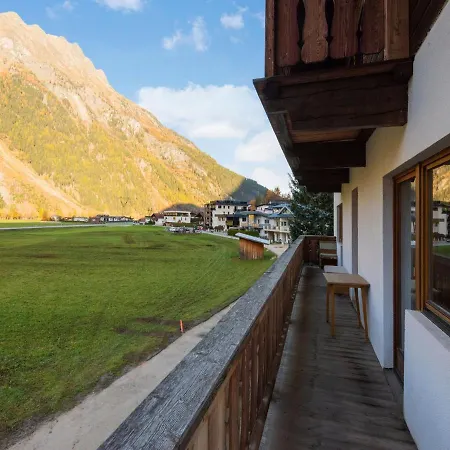 Holiday home Large Only 8 Km From Soelden Langenfeld